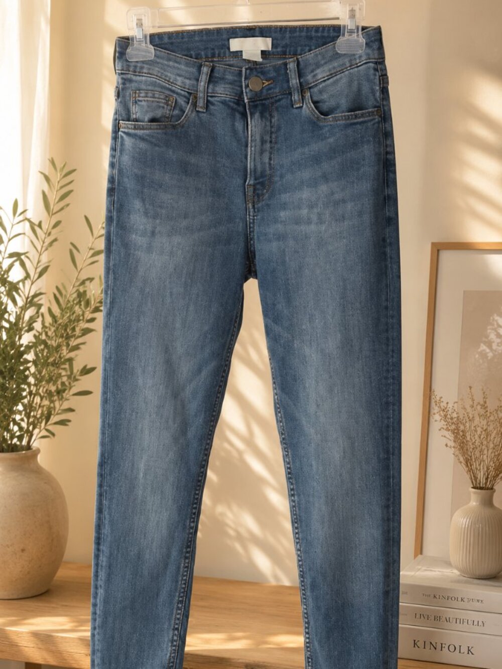 H&M Women's Skinny Jeans Size 2 Light Wash Blue Denim Stretch